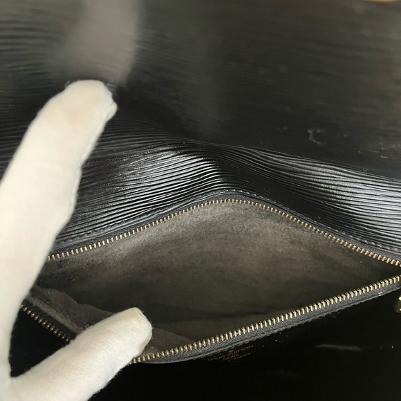 Louis Vuitton Black Epi Sellier Clutch Wristlet Pouchette with Key COA Circa1992 - Picture 14 of 17